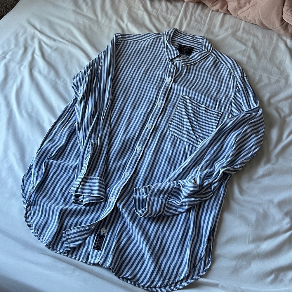 Abercrombie & Fitch Blue and White Striped Button Down Shirt